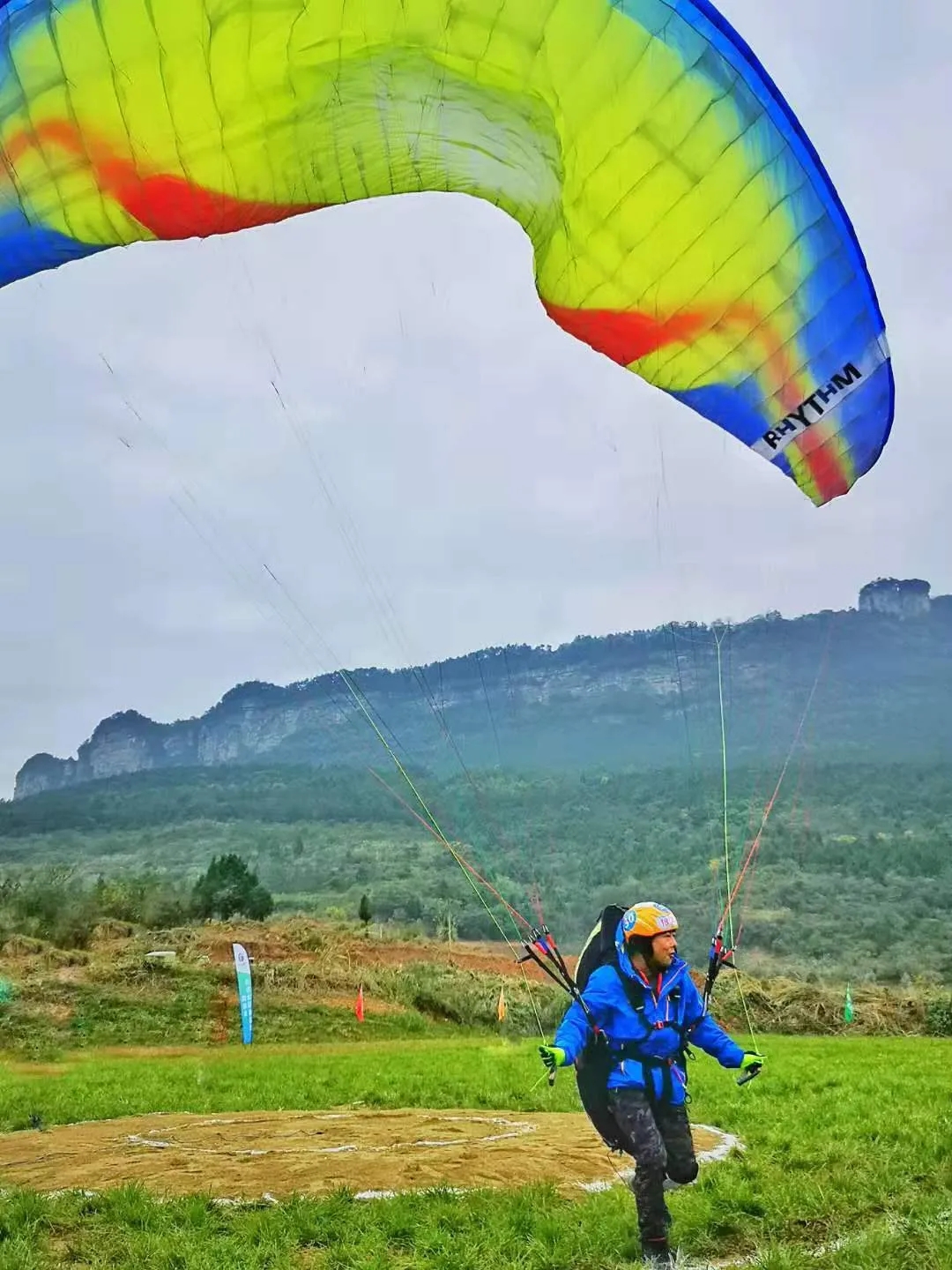 江油大事件！四川省第六屆滑翔傘定點(diǎn)錦標(biāo)賽即將開(kāi)幕，10月30日—11月1日相約來(lái)玩兒呀！